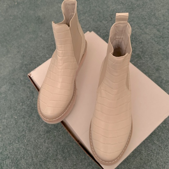 Dolce Vita Boots - Picture 7 of 11